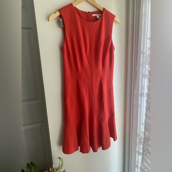 Diane Von Furstenberg Dresses & Skirts - Diane Von Furstenberg Fit & Flare Coral Dress Size 4 Women’s Orange Sleeveless
